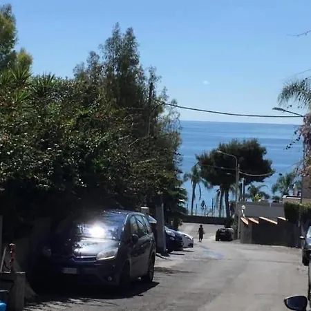 Malavoglia Suite, Cozy Near Seaside Apartment Aci Castello